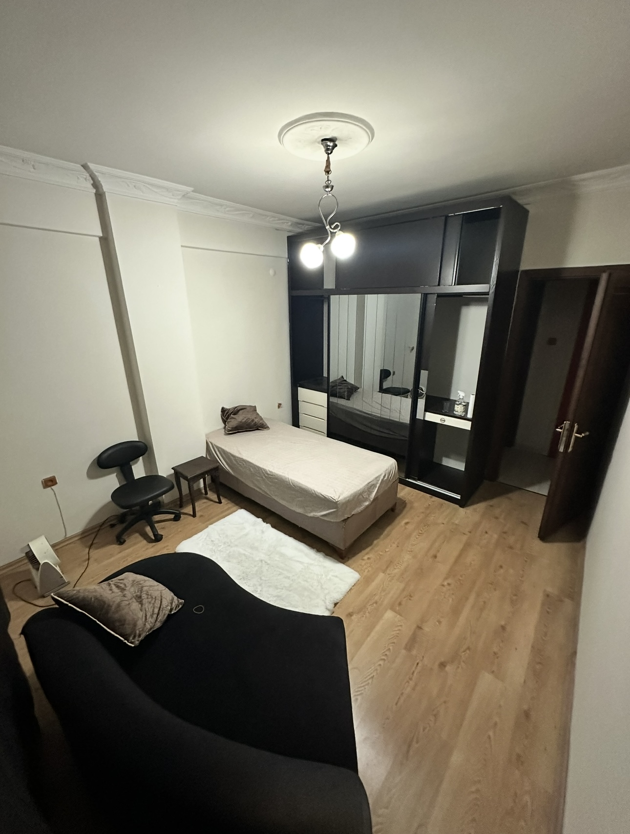 Bakırköy kiralık oda – Bakırköyde deniz manzaralı 3+1 evime ev arkadaşı arıyorum. Kendine ait oda olacak