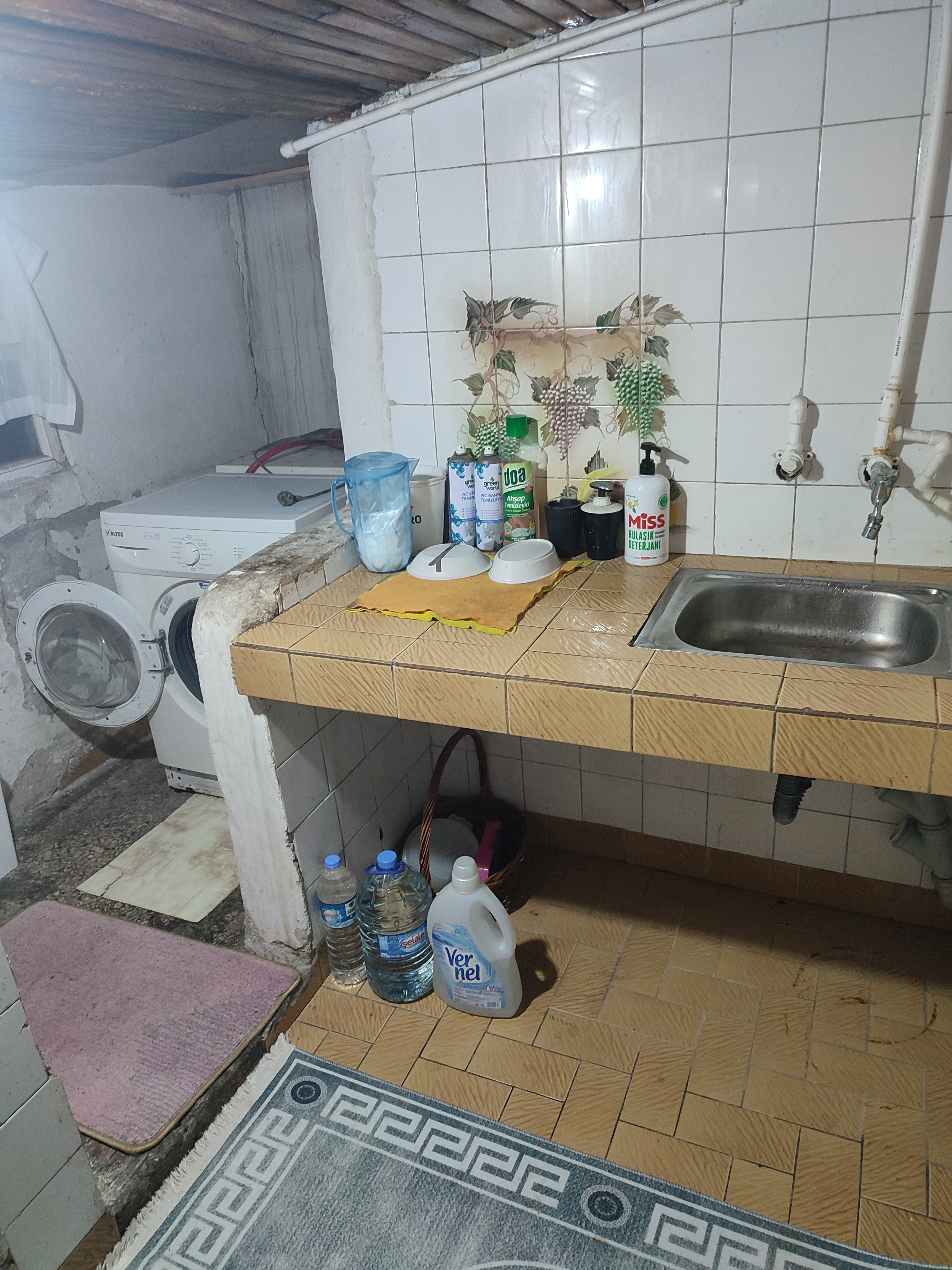 Bayrampaşa kiralık oda – 3+1 balkonlu çift daire çatı katı