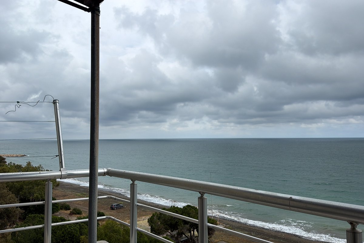 Erdemli kiralık oda – Denize sıfır teras kat