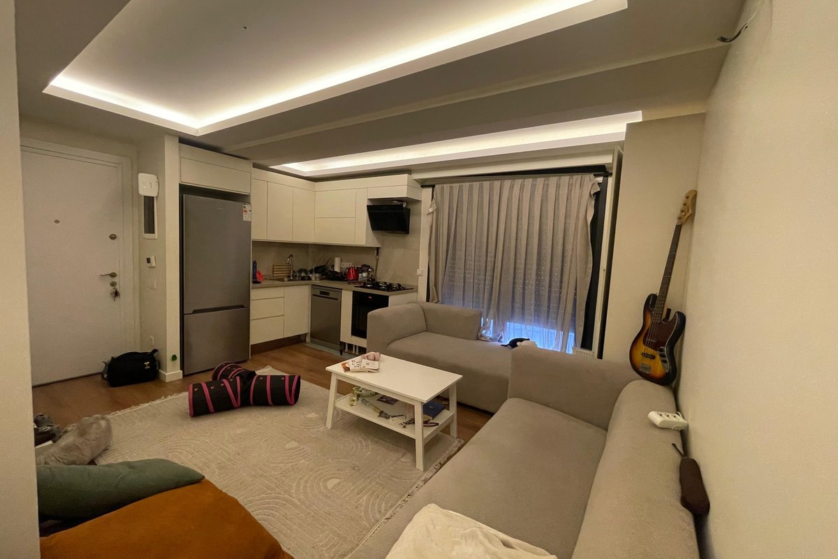 Beşiktaş kiralık oda – “Beşiktaş’ta Kadın Ev Arkadaşı Aranıyor , metroya yakın eşyalı oda.”
