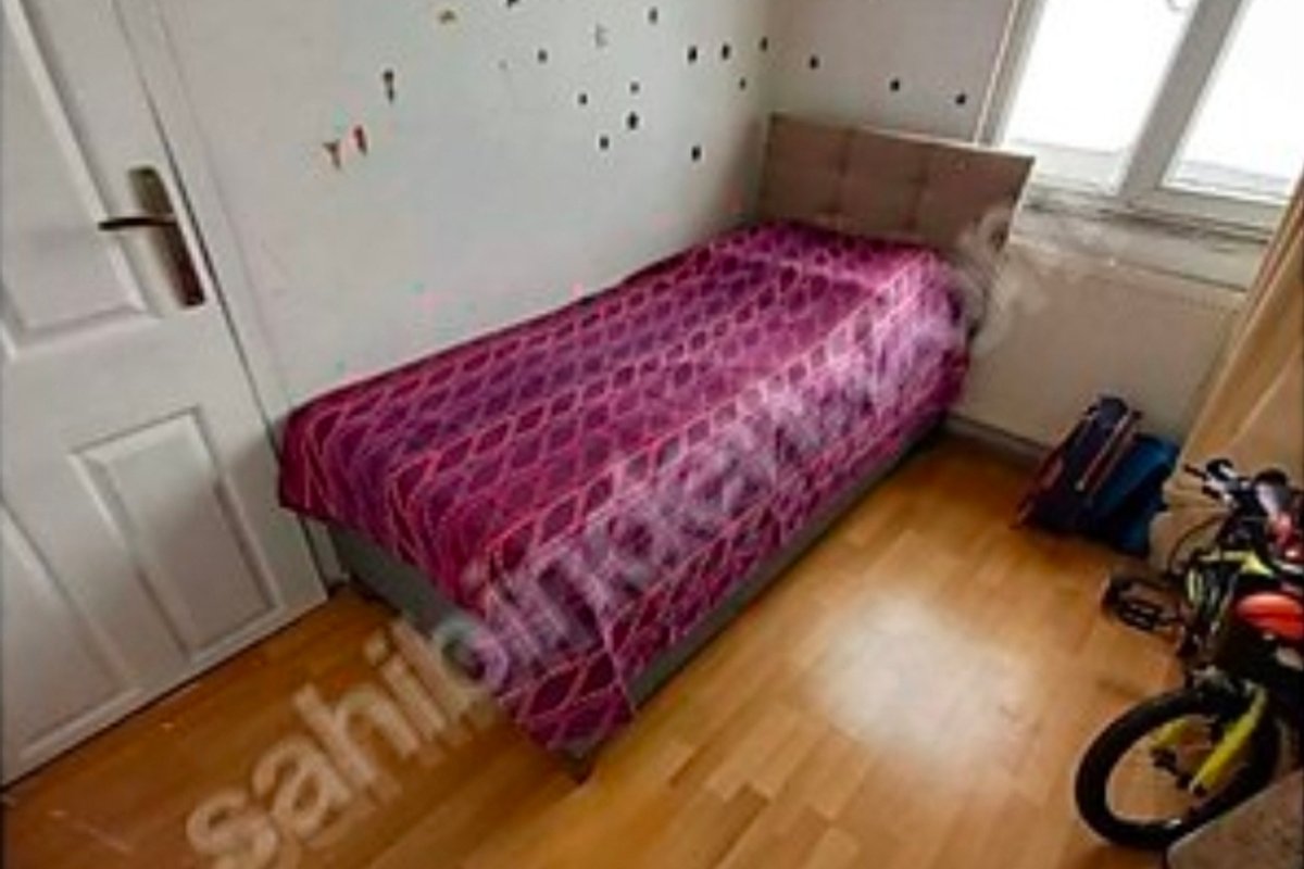 Ümraniye kiralık oda – Dudullu esenşehir mahallesi aile yanında eşyalı bayana uygun metroya 5 dakika mesafede işi gücü olan