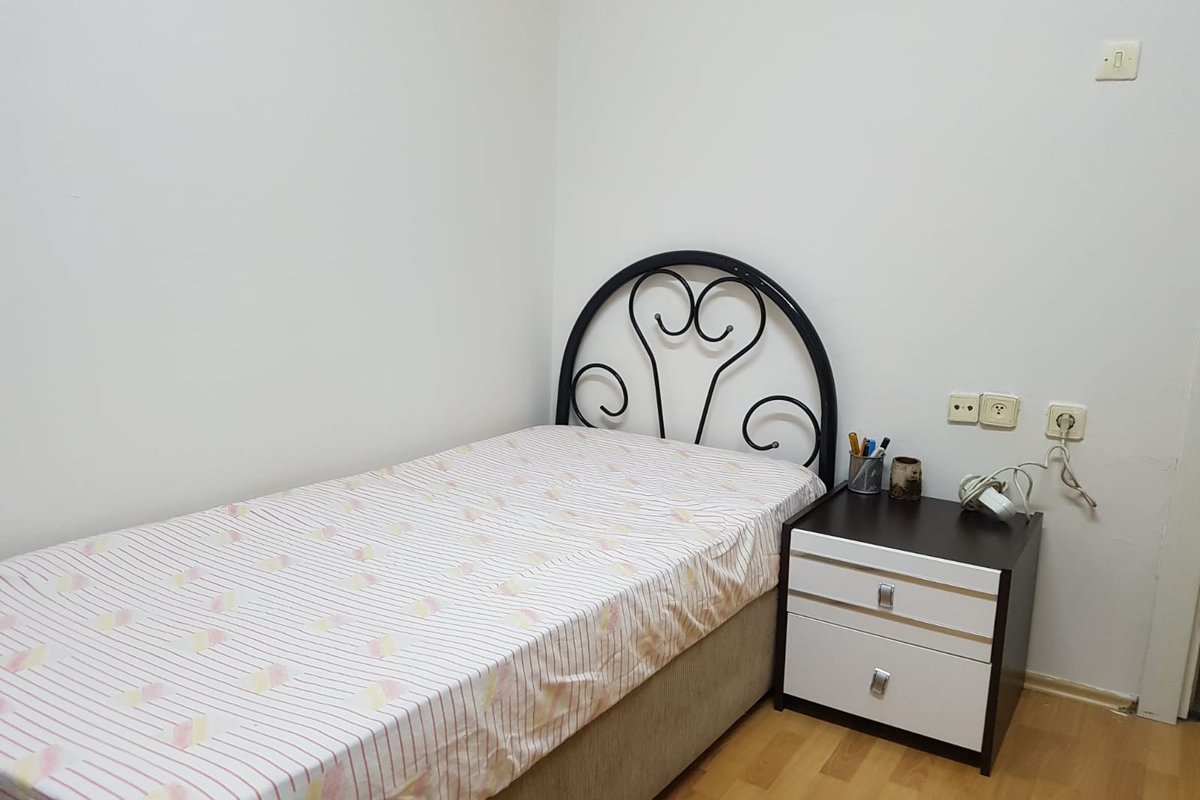 Ataşehir kiralık oda – Mühendisim tv yöneticiliğinden emekliyim, Daire E5 Bostancı metro ataşehirde güvenlikli, huzurlu &am