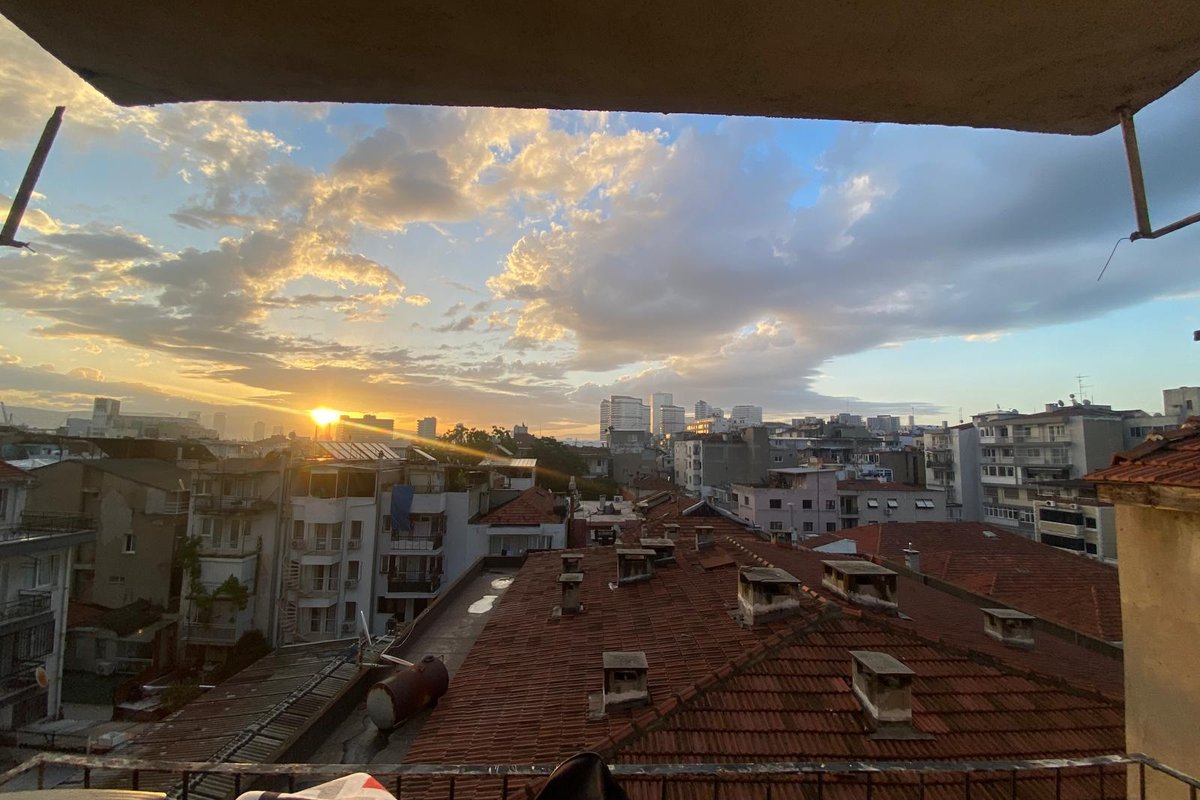 Konak kiralık oda – Kıbrıs Şehitleri Caddesi Üzeri –2+1 Kadın Ev Arkadaşı Arıyoruz