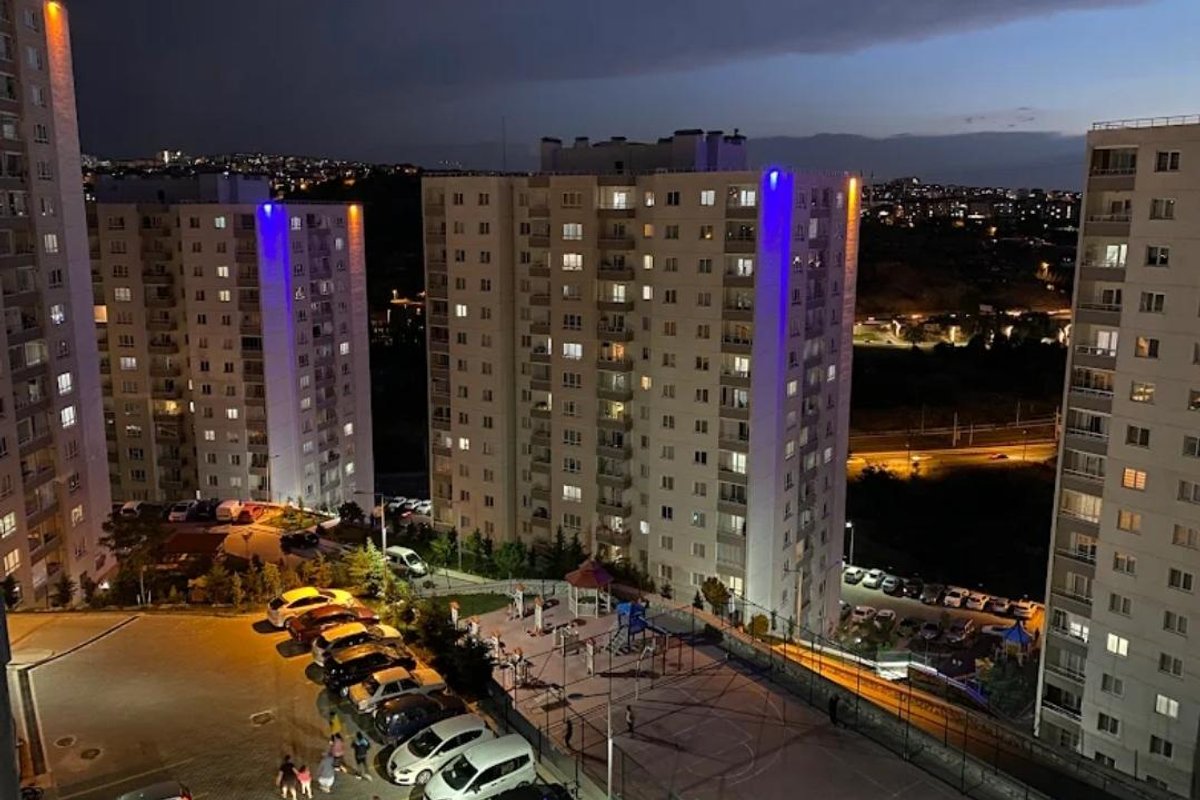 Mamak kiralık oda – Palmiye sitesi 15. Kat geniş ferah güvenli işimizde gucumuzde hayat zor