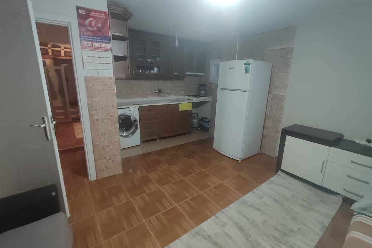 Bayraklı kiralık oda – Kafa dengi ev arkadasi ariyorum