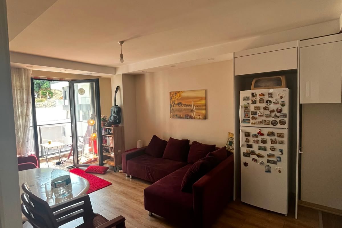 Kartal kiralık oda – Kartal Site İçi Otoparklı havalimanına yakın oda