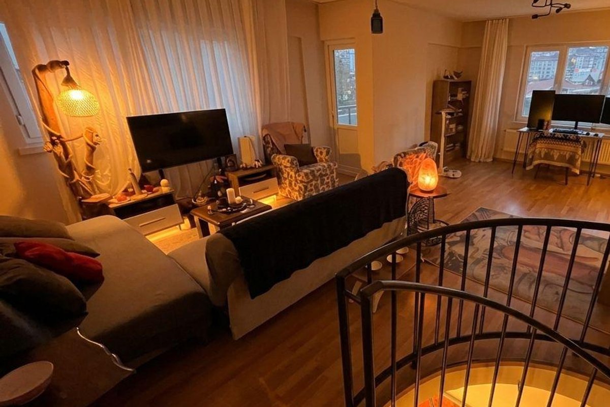 Çankaya kiralık oda – Dubleks 3+1 bol güneş alan evime ev arkadaşı arıyorum