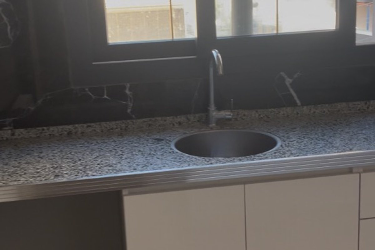 Menemen kiralık oda – Şehrin Göbeğinde, Yolu Yol, Binası Yeni: Kaossuz, Huzurlu Oda