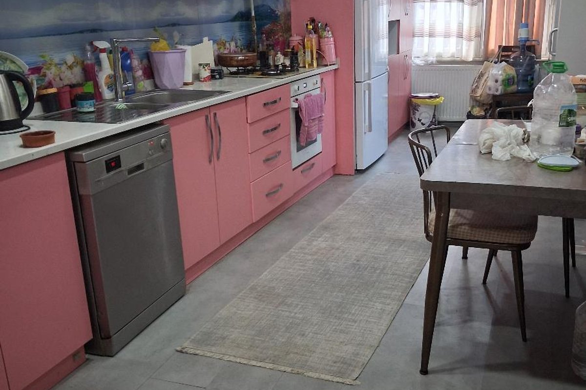 Beykoz kiralık oda – Müstakil Alman üniversitesine ,denıze ,doğaya ve merkeze yakın ferah oda