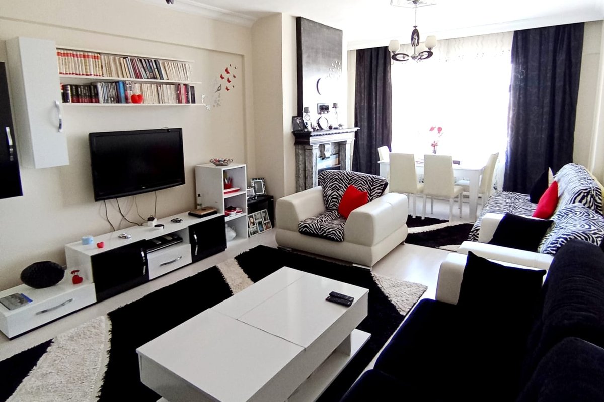 Beylikdüzü kiralık oda – Beylikdüzü Marmarapark Avm karşısı Metrobüse çok yakın sitede 3+1 paylaşımlı Bayan a