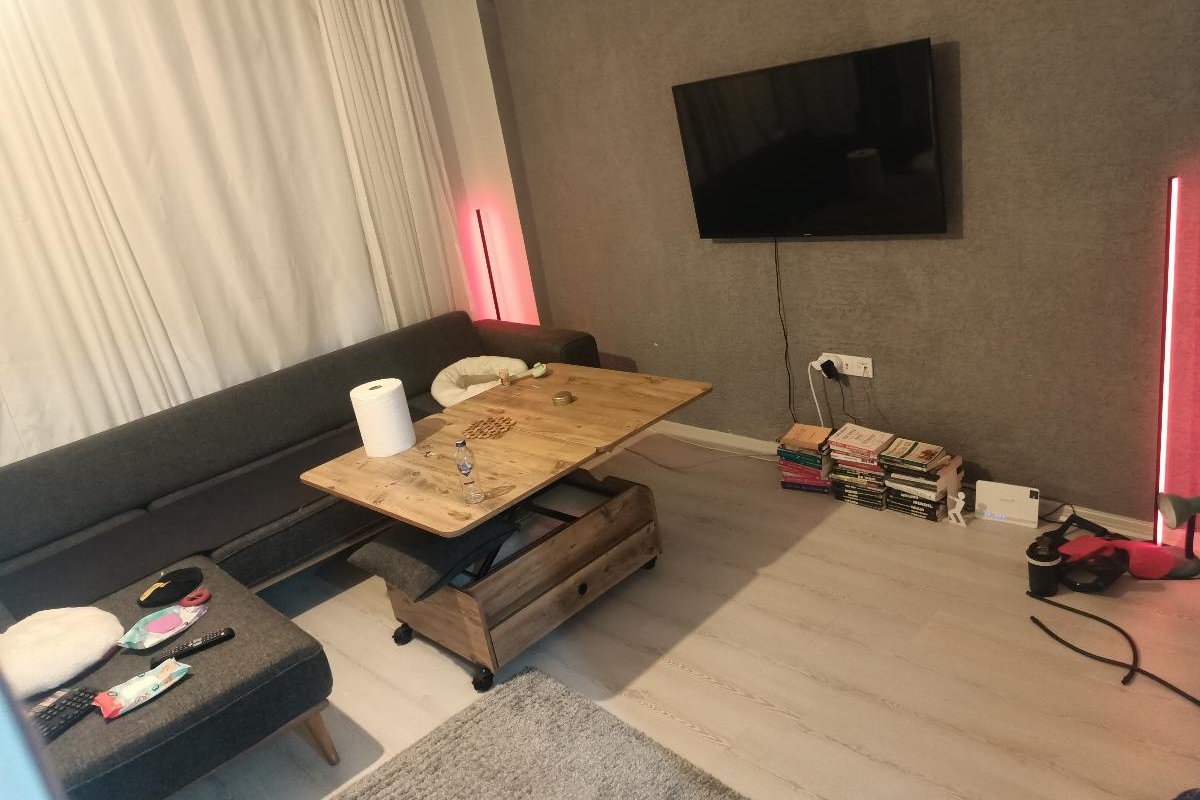 Kağıthane kiralık oda – Gültepede içi sıfırlanmış dairenin bir odasi