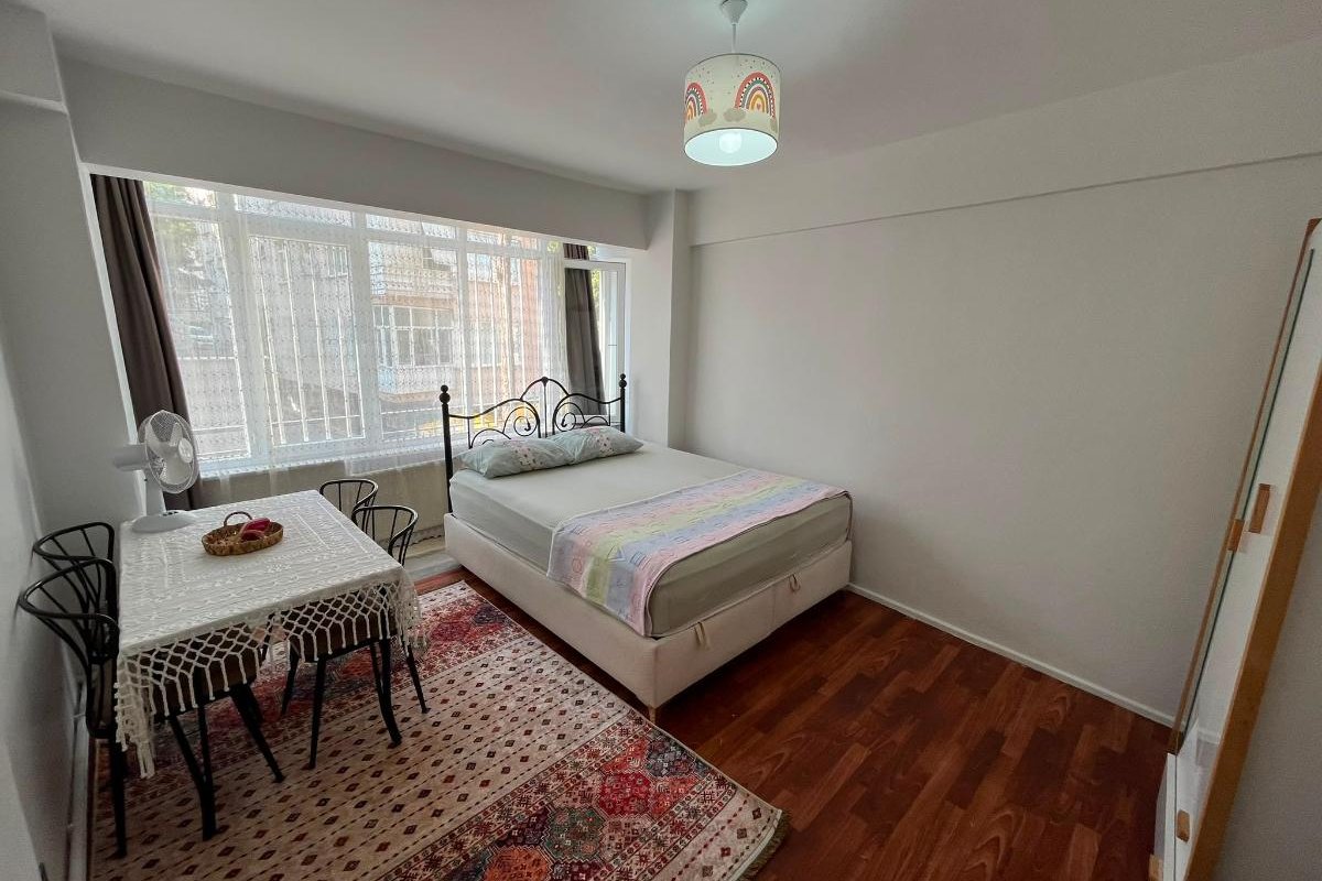 Kadıköy kiralık oda – Kadıköy Merkezi Konumda, Faturalar Dahil 27.000 TL Odaya öğrenci veya çalışan ev arkadaşı arıyorum.
