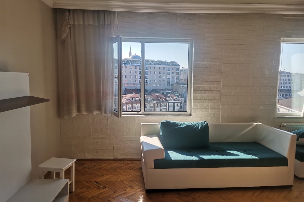 Şişli kiralık oda – Mercidiyeköy metro , metrobüse 4 dk yürüme mesafesinde