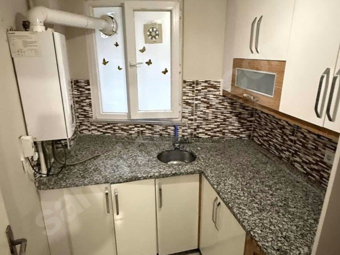 Arnavutköy kiralık oda – Balkon geniş aydınlık