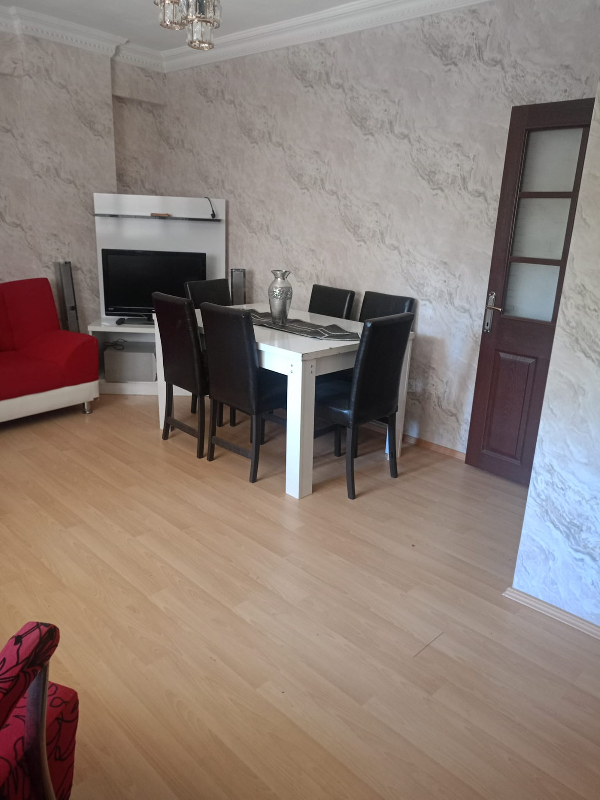 Küçükçekmece kiralık oda – Florya metrobüs durağına 3 dakika mesefede