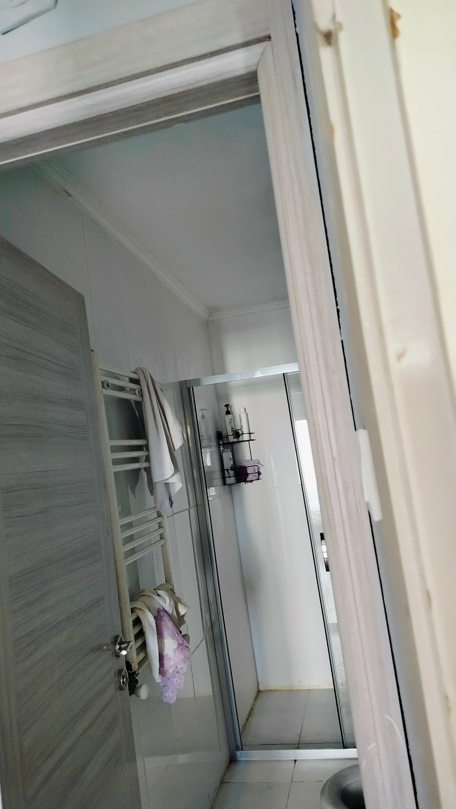 Karabağlar kiralık oda – Üçtolda metro ve ulaşım alanına yakın