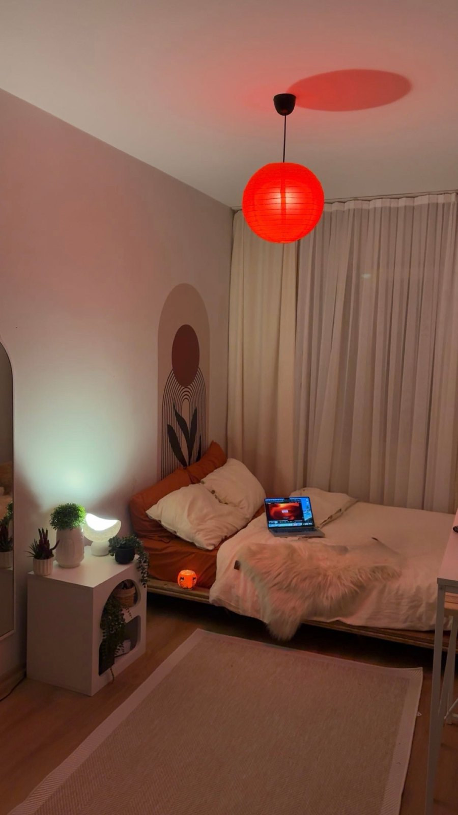 Çekmeköy kiralık oda – Taşdelen'de tam güvenlikli havuzlu spor salonlu nezih bir site içinde eve kadın ev arkadaşı arıyoru
